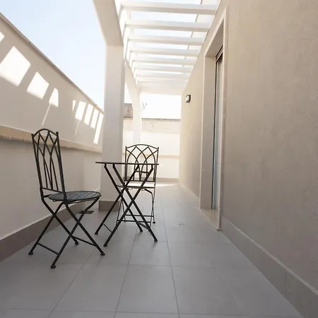 Dimora Al Campanile B&B 만프레도니아